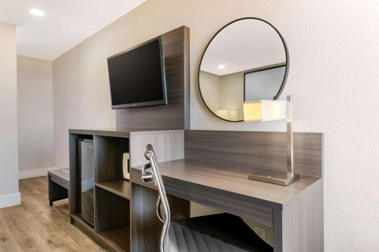 Super 8 By Wyndham Orlando Near Florida Mall Williamsburg Kültér fotó