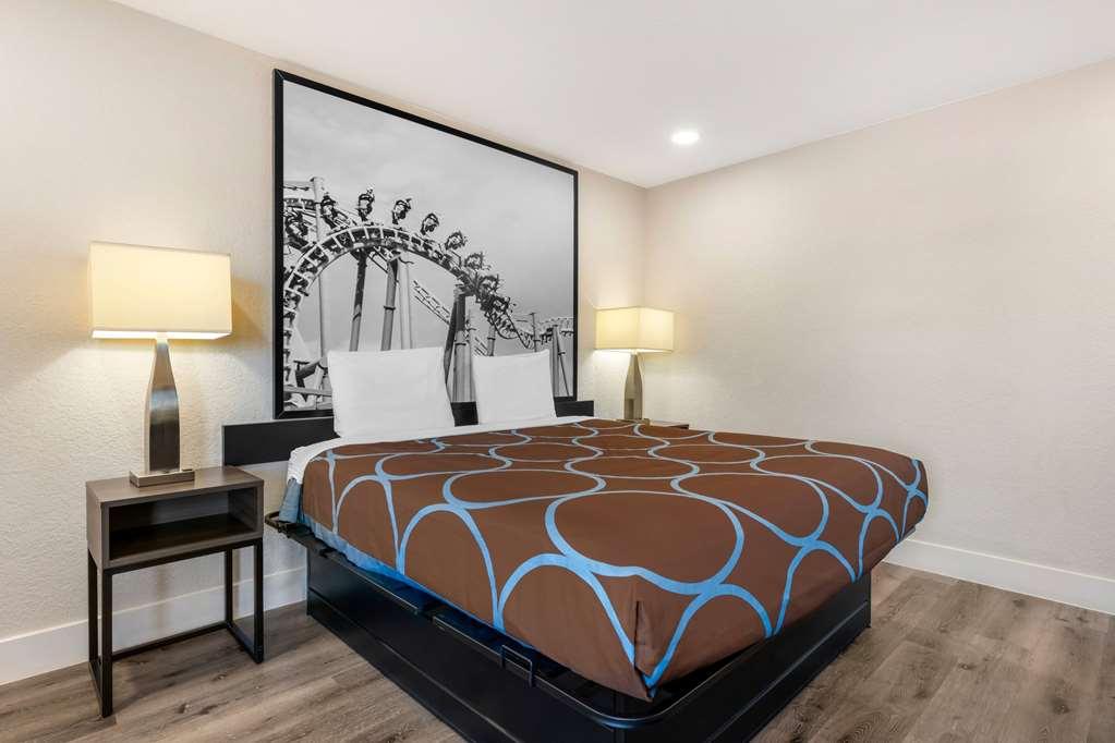 Super 8 By Wyndham Orlando Near Florida Mall Williamsburg Szoba fotó