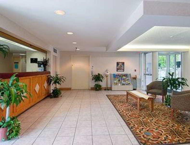 Super 8 By Wyndham Orlando Near Florida Mall Williamsburg Beltér fotó